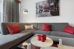 Holiday apartment with garden & BBQ | Garden view - Image 5