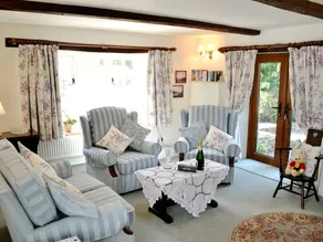 Family-friendly cottage with garden & barbeque | Dogs allowed - Image 4