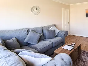 Cottage with garden | River view - Image 3