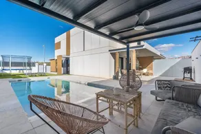 Ferienhaus 'Ihr Privates Paradies mit Pool' mit Bergblick, WLAN und Klimaanlage - Image 2