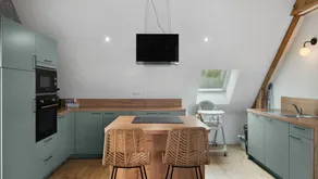 Apartment with terrace - Image 5