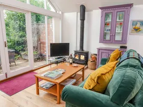 Family-friendly cottage with garden | Pets allowed - Image 5