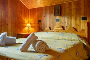 Fully equipped holiday apartment with barbecue & garden | Mountain view | Dogs allowed - Image 2