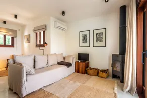 Holiday Home "Juliarina" with Sea View, Garden & Wi-Fi - Image 5