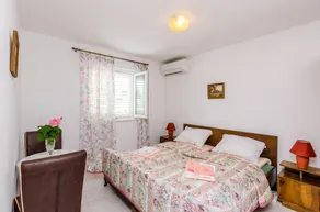 Casa vacacional con jardín - Image 2