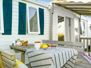 Mobil-home avec piscine et terrasse - Image 5