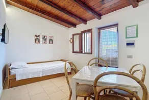 Apartment 'La Mignola - Bilo 2 - Duplicate' with Shared Garden, Wi-Fi and Air Conditioning - Image 5