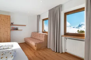Apartment “Kardinerhof Bergwiese” with Mountain View, Shared Garden and Wi-Fi - Image 3
