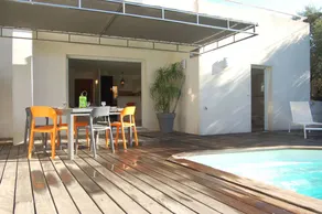 Villa avec jardin, piscine et terrasse | Vue jardin - Image 5