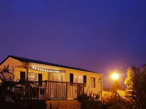 Mobile home with pool - Image 4