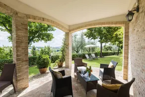 Villa with BBQ, terrace & garden - Image 2
