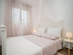Holiday home with barbeque & private pool - Image 5