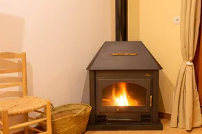 Holiday home with terrace | Mountain view - Image 4