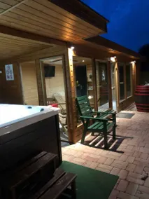 Holiday home with sauna, jacuzzi & garden - Image 5