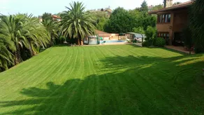Merveilleuse chambre chez l'habitant adaptée aux familles avec barbecue, piscine privée et jardin - Image 3