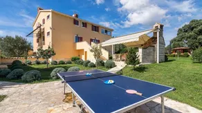 Flat with barbecue, garden & terrace - Image 4