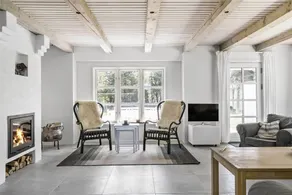 Children-friendly holiday home with terrace & barbecue - Image 3