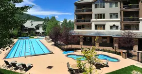 Appartement en copropriété avec barbecue, piscine et jacuzzi - Image 5