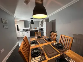 Child-friendly holiday home with garden - Image 3
