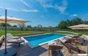 Family-friendly lovely villa with terrace, pool & barbecue - Image 5