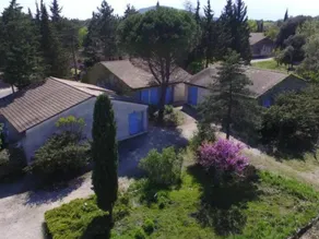 Holiday home with heated pool - Image 4