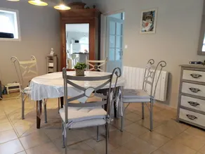 Holiday home with terrace & garden - Image 2