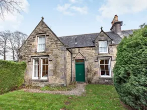Cottage with garden & terrace - Image 3