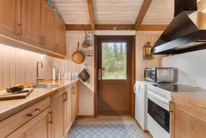Holiday home with terrace & barbecue - Image 4