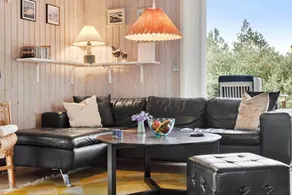 Holiday home with BBQ - Image 2