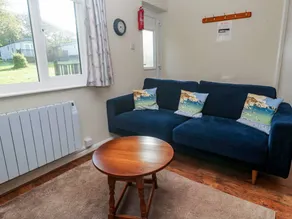 Family-oriented beautiful cottage with garden | Pet-friendly - Image 4