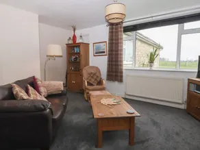 Cottage with garden - Image 4