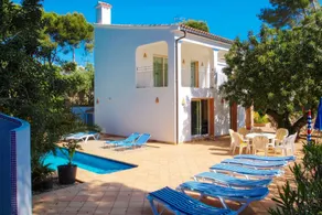 Merveilleuse villa avec barbecue, terrasse et piscine privée | Vue ville - Image 3