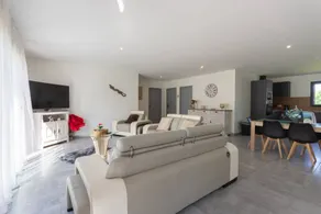 Holiday home with garden, BBQ & terrace | Garden view - Image 3