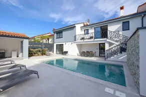 Fully equipped villa with garden, BBQ & terrace | Beach view - Image 2