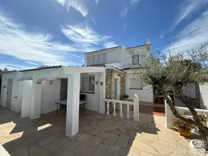 Chalet con Piscina Privada, Barbacoa, Terraza, Porche exterior e interior. - Image 3