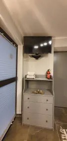 Charmante chambre chez l'habitant adaptée aux familles avec jardin et piscine privée | Vue piscine - Image 3