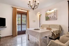 Holiday home with terrace | City view - Image 3