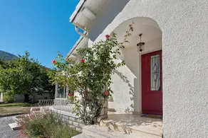 Holiday home with terrace, BBQ & garden | Mountain view - Image 2