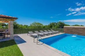 Villa with garden & barbeque - Image 3