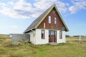 Holiday home with BBQ, terrace & garden - Image 5