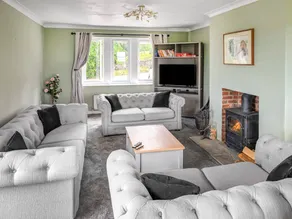 Family-friendly charming cottage with garden & hot tub | Pets are welcome - Image 4
