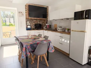 House with barbeque - Image 5