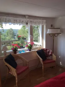 Holiday home with BBQ & terrace - Image 4