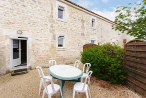 Cottage with terrace, garden & barbeque | Garden view - Image 2