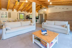 Incantevole casa accogliente e familiare con piscina privata, terrazza e griglia | Vista sul giardino - Image 4