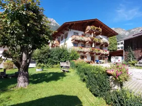 Flat with garden & barbeque | Mountain view - Image 2