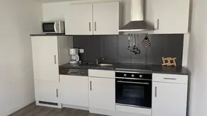 Apartment with garden - Image 2