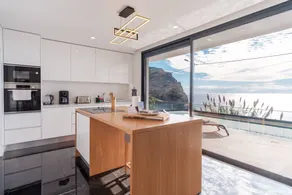 Villa avec jardin, piscine privée et barbecue - Image 2
