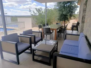 Villa avec jardin, piscine privée et terrasse | Adaptée au travail à distance - Image 5
