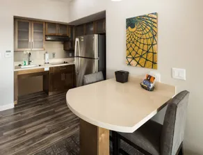 Children-friendly flat with BBQ & pool - Image 2